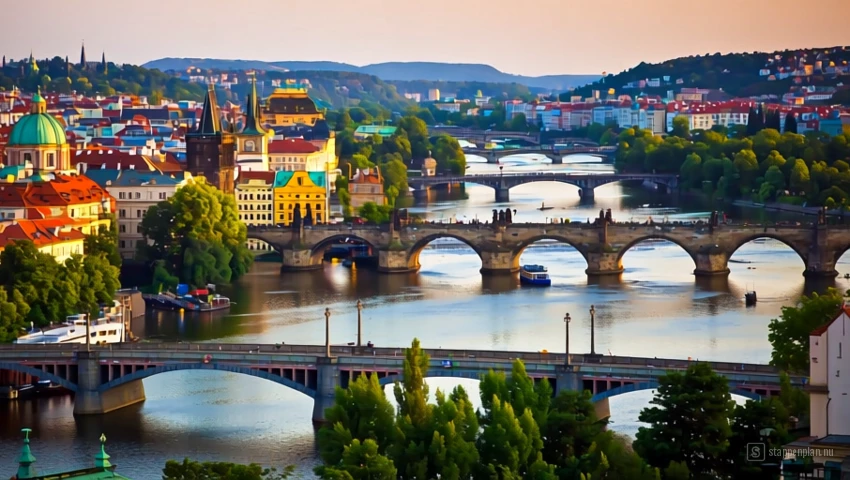 De Karelsbrug in Praag, Tsjechië, met een levendige stadsgezicht.