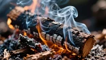 Macro foto van smeulende rookchips.